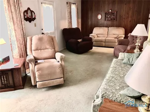 22922 W Hellwig Rd, Genoa, OH 43430 photo 3