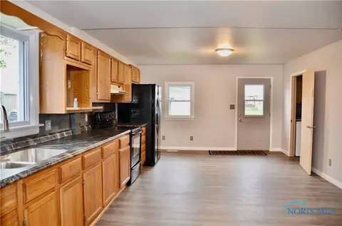 208 E Main St, Vanlue, OH 45890 photo 8