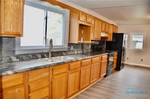 208 E Main St, Vanlue, OH 45890 photo 9