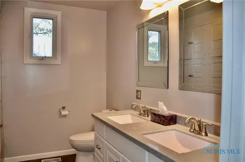 208 E Main St, Vanlue, OH 45890 photo 20