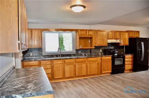 208 E Main St, Vanlue, OH 45890 photo 10