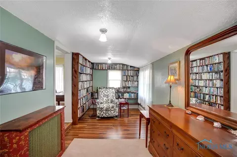 28176 E Broadway St, Walbridge, OH 43465 photo 26