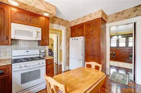 28176 E Broadway St, Walbridge, OH 43465 photo 17