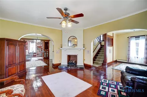 28176 E Broadway St, Walbridge, OH 43465 photo 7