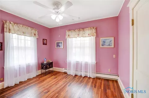 28176 E Broadway St, Walbridge, OH 43465 photo 33