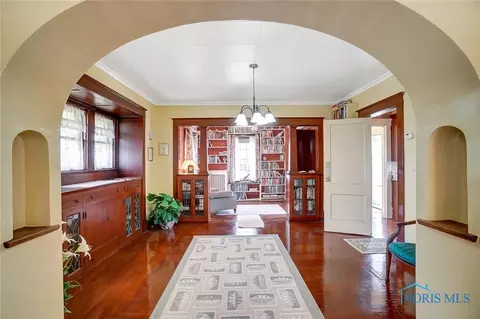 28176 E Broadway St, Walbridge, OH 43465 photo 9