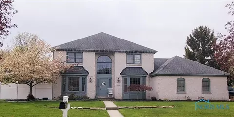 2235 Willowtree Ln, Maumee, OH 43537 photo 1