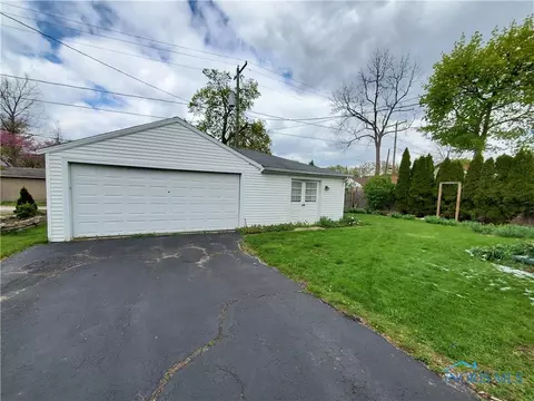 321 E Wayne St, Maumee, OH 43537 photo 5