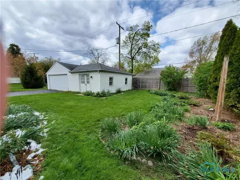 321 E Wayne St, Maumee, OH 43537 photo 6