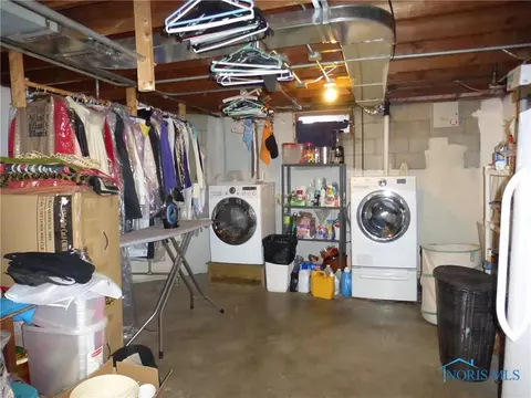 1910 Grand Ave, Toledo, OH 43607 photo 5
