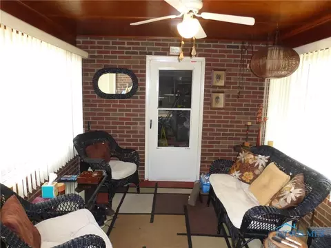 1910 Grand Ave, Toledo, OH 43607 photo 4