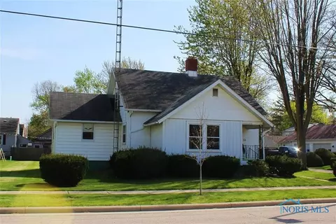 516 E Butler St, Bryan, OH 43506 photo 2