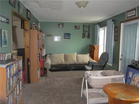 28272 E Broadway St, Walbridge, OH 43465 photo 7