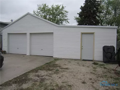 28272 E Broadway St, Walbridge, OH 43465 photo 17