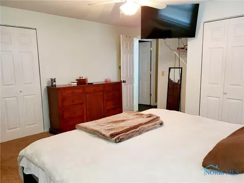 218 Earl St, Walbridge, OH 43465 photo 19