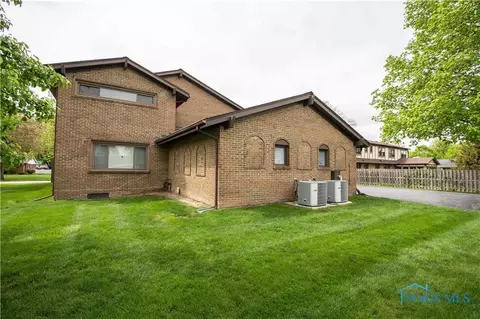 3241 Springtime Dr, Oregon, OH 43616 photo 7