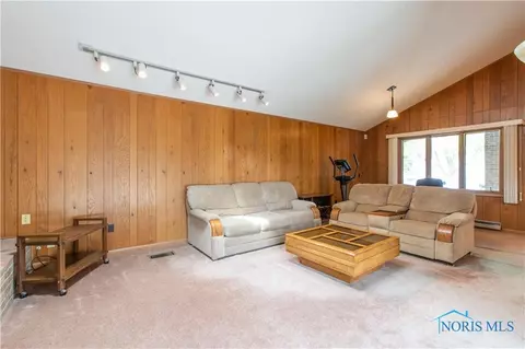 3241 Springtime Dr, Oregon, OH 43616 photo 16