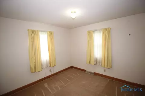 228 Barden St, Lyons, OH 43533 photo 6