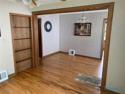 627 Center St, Bryan, OH 43506 photo 5