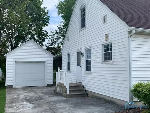 627 Center St, Bryan, OH 43506 photo 3