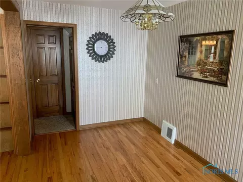 627 Center St, Bryan, OH 43506 photo 7