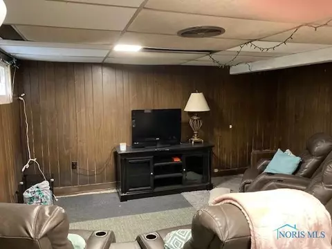 857 Independence Rd, Toledo, OH 43607 photo 17