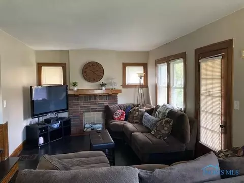 857 Independence Rd, Toledo, OH 43607 photo 4