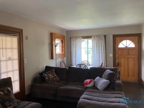 857 Independence Rd, Toledo, OH 43607 photo 3