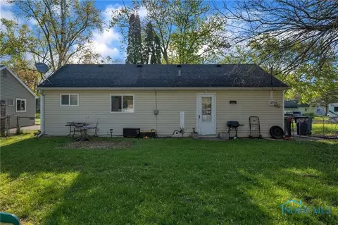 201 Dickens Dr, Toledo, OH 43607 photo 8