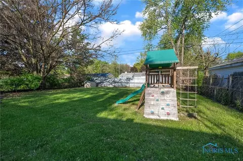 201 Dickens Dr, Toledo, OH 43607 photo 7