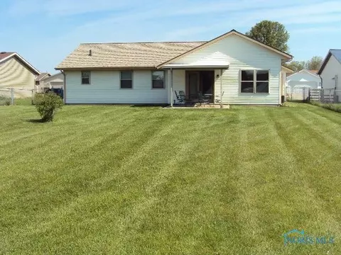1606 Colonial Ln, Bryan, OH 43506 photo 2