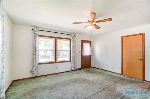 201 E 9th St, Genoa, OH 43430 photo 3