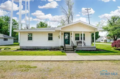 201 E 9th St, Genoa, OH 43430 photo 1