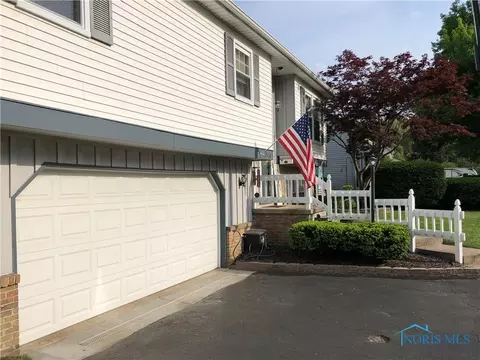 4546 Longfellow Rd, Sylvania, OH 43560 photo 2