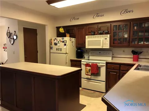4546 Longfellow Rd, Sylvania, OH 43560 photo 7