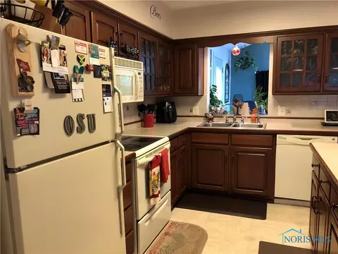 4546 Longfellow Rd, Sylvania, OH 43560 photo 9