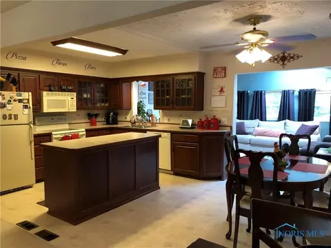 4546 Longfellow Rd, Sylvania, OH 43560 photo 6