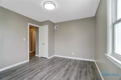 131 Elm St, Walbridge, OH 43465 photo 18