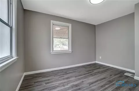 131 Elm St, Walbridge, OH 43465 photo 15