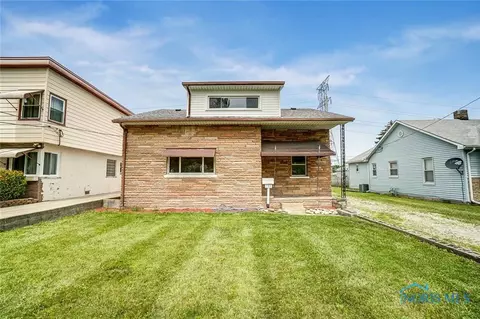 131 Elm St, Walbridge, OH 43465 photo 1