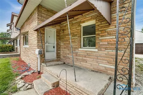 131 Elm St, Walbridge, OH 43465 photo 4