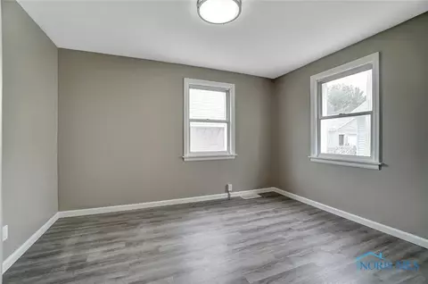 131 Elm St, Walbridge, OH 43465 photo 17