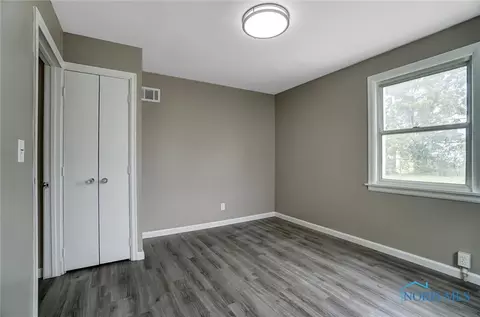 131 Elm St, Walbridge, OH 43465 photo 19