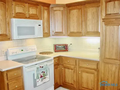 1002 Stonehedge Dr, Bryan, OH 43506 photo 10