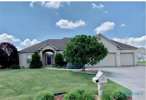 1002 Stonehedge Dr, Bryan, OH 43506 photo 1
