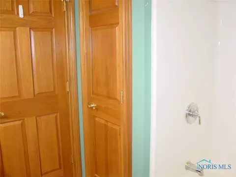 1002 Stonehedge Dr, Bryan, OH 43506 photo 17