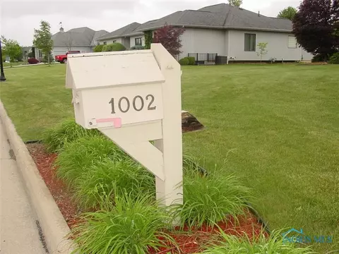 1002 Stonehedge Dr, Bryan, OH 43506 photo 5