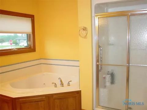 1002 Stonehedge Dr, Bryan, OH 43506 photo 21