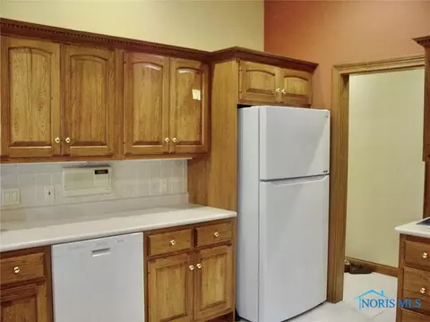 1002 Stonehedge Dr, Bryan, OH 43506 photo 9