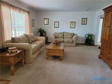 129 E Sessions Ave, Defiance, OH 43512 photo 4